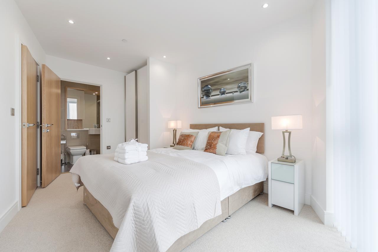 Luxury Stratford Apartment Лондон Екстериор снимка