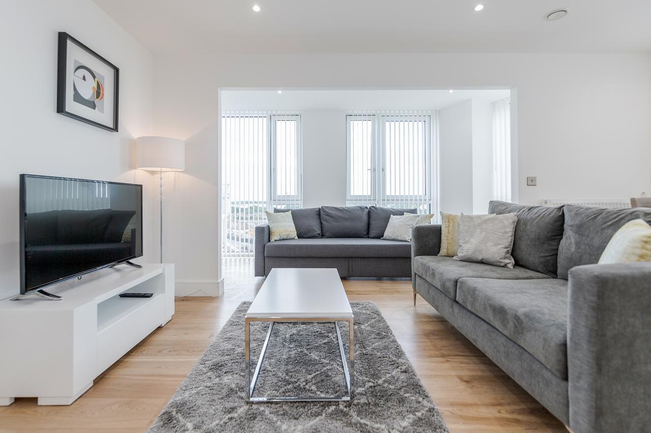 Luxury Stratford Apartment Лондон Екстериор снимка