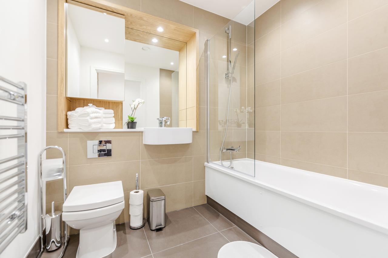 Luxury Stratford Apartment Лондон Екстериор снимка