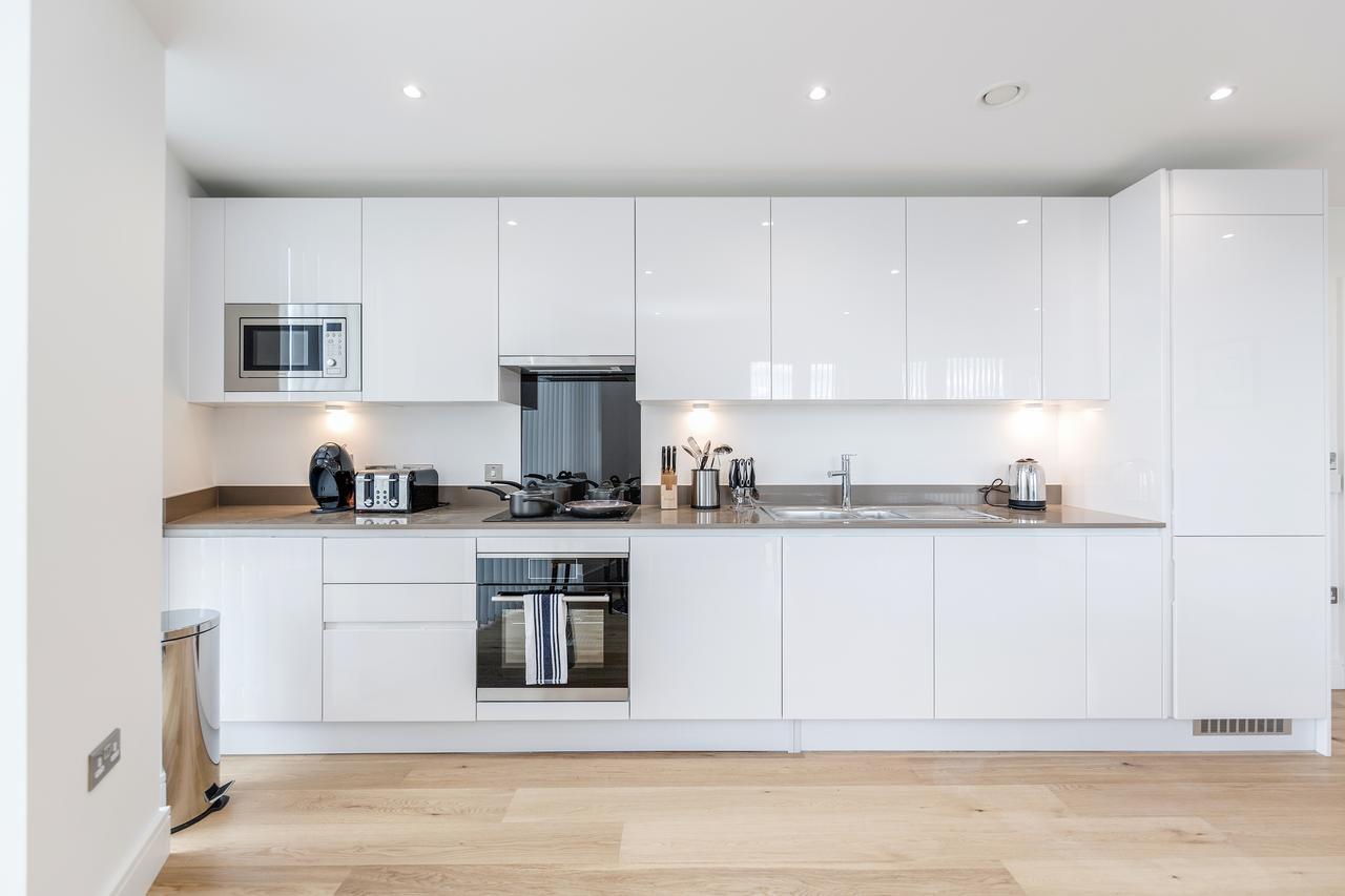 Luxury Stratford Apartment Лондон Екстериор снимка