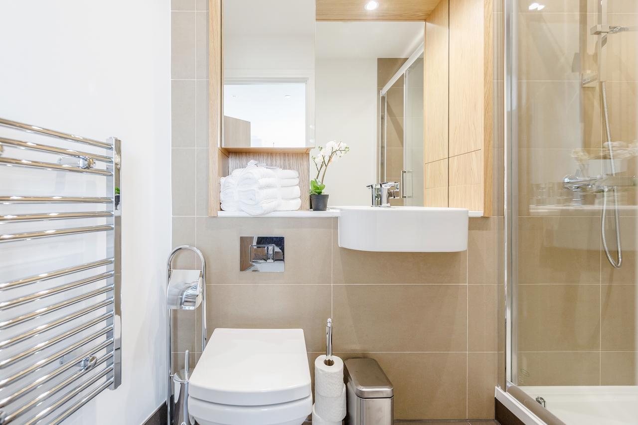 Luxury Stratford Apartment Лондон Екстериор снимка